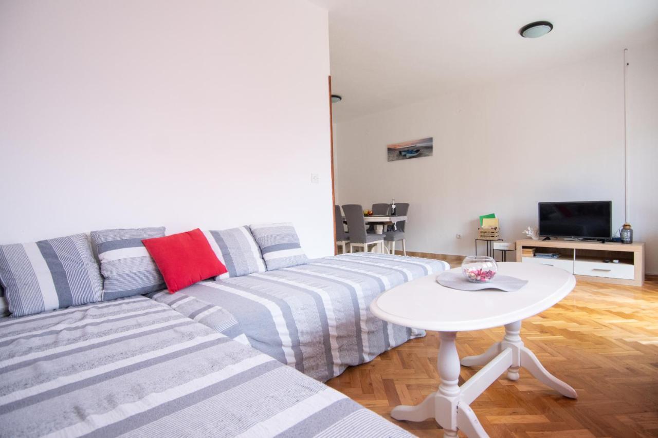 Apartmani Ivana Kaštela Екстериор снимка