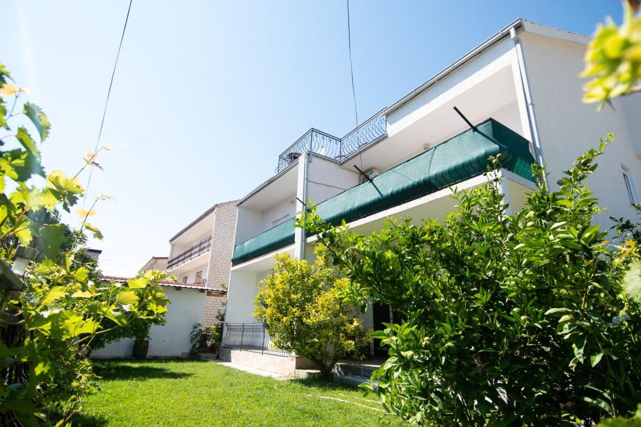Apartmani Ivana Kaštela Екстериор снимка