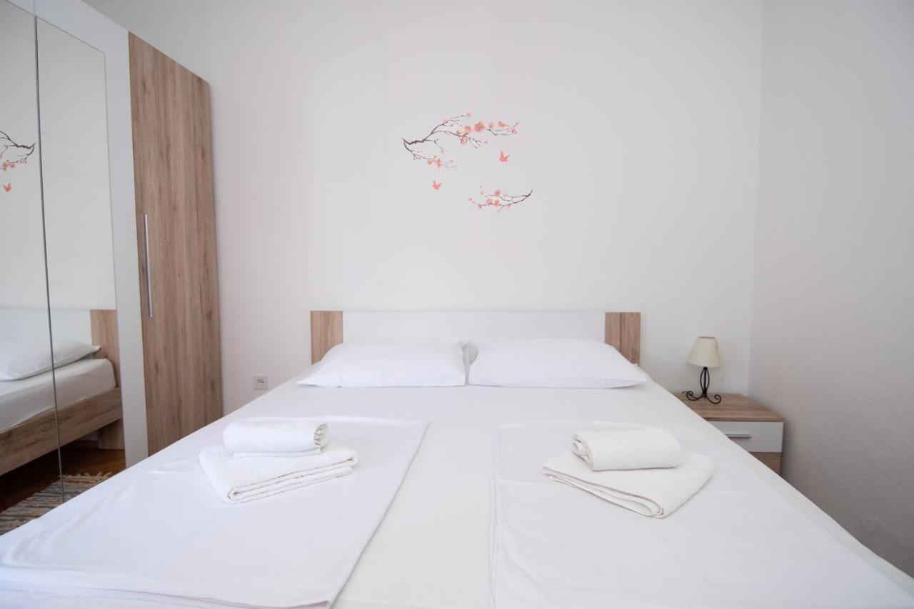 Apartmani Ivana Kaštela Екстериор снимка