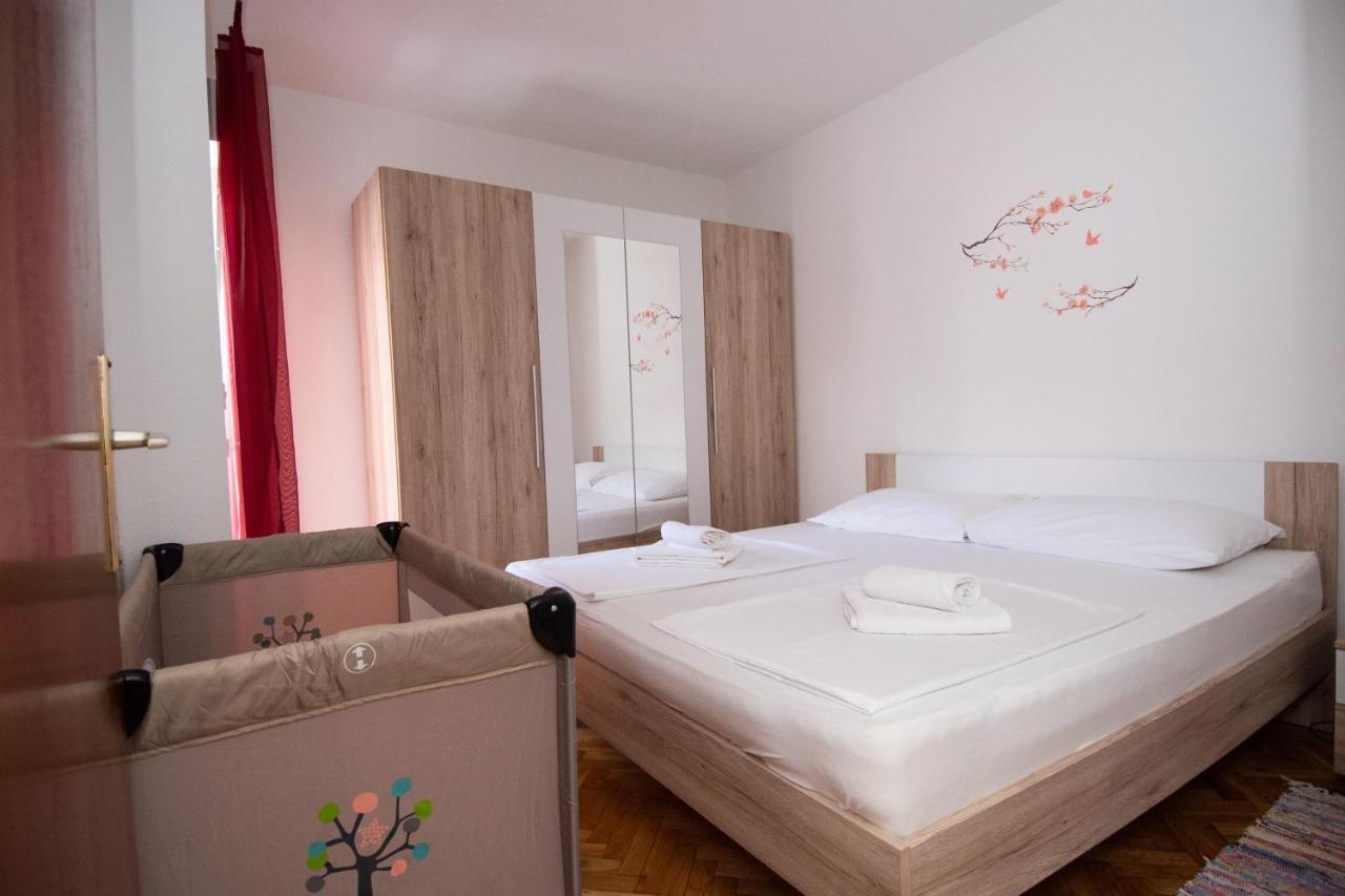 Apartmani Ivana Kaštela Екстериор снимка